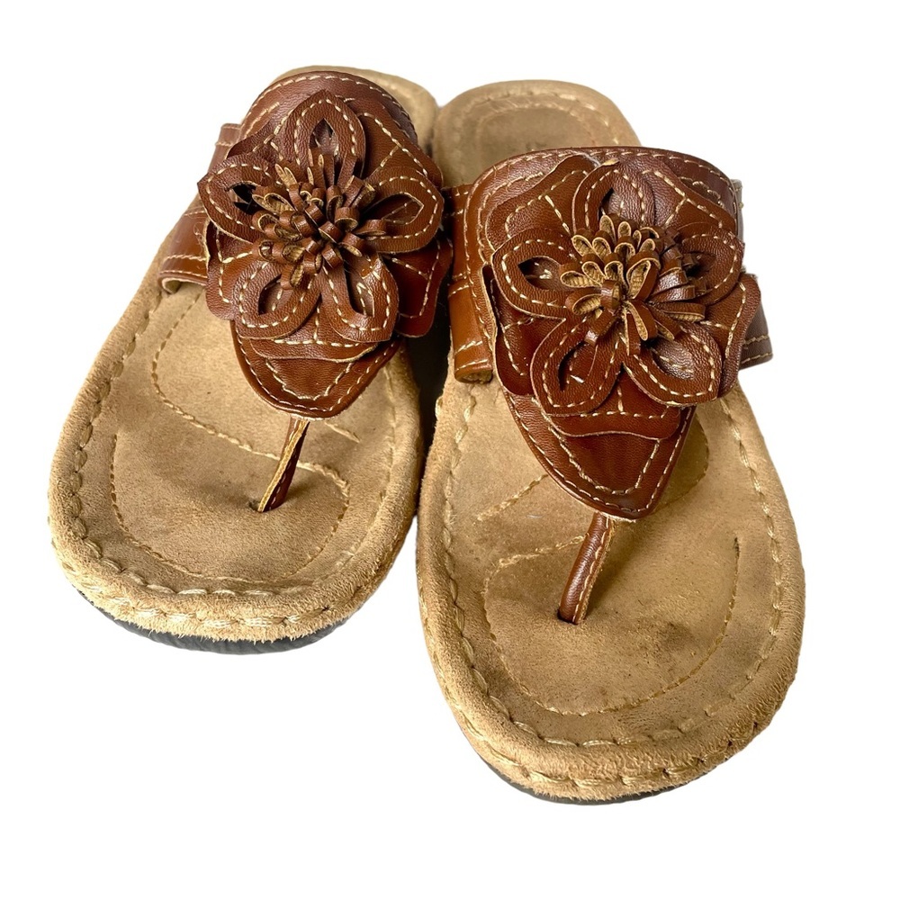 CLIFFS by White Mountain "Carnation" Leather Flower Flip Flop Brown Size 6M